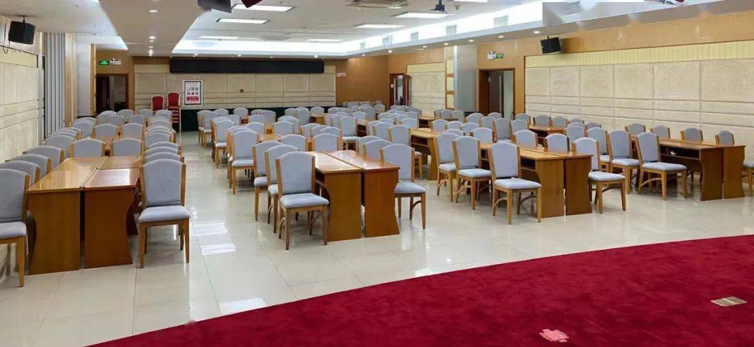 專業(yè)宴會(huì)服務(wù)與會(huì)議解決方案 島嶼式布局，B會(huì)議室，30人容納